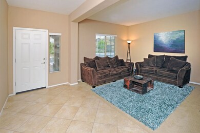 R-Living Room-DSC_7825