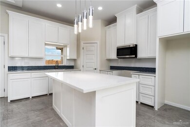 915 Thomas Ln, Alamo, TX 78516 - photo 7