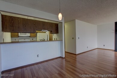 Dining to Kitchen
