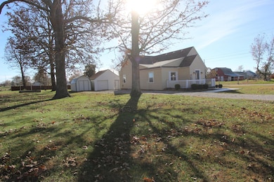 114 E Kanel Ave, Seymour, MO 65746 - photo 2