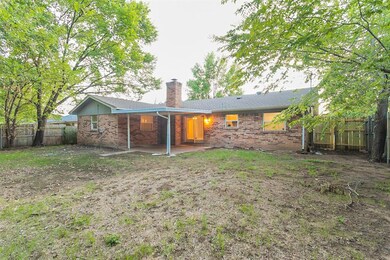 824 Madrid St, Hurst, TX 76053 - photo 6
