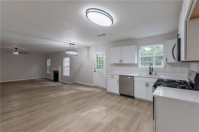 7497 Spoleto Loop, Fairburn, GA 30213 - photo 5