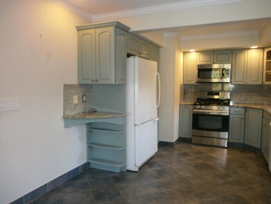 338 Caswell Ave, Staten Island, NY 10314 - photo 3