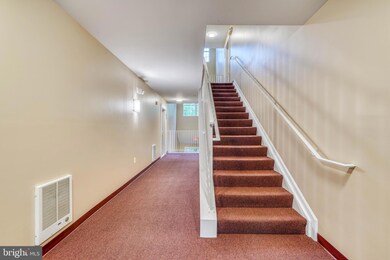 18801 Sparkling Water Dr unit 102, Germantown, MD 20874 - photo 4