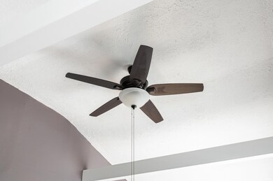 2111 S Biltmore Ave, Muncie, IN 47302 - photo 7