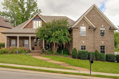Corner lot in Cul-de-sac with 4 bedrooms and 3 full baths in Williamson County. 7 minutes to I-65. 13 miles to Franklin. 45 minuets to Nashville International Airport. Spring Hill has, restaurants, shopping, medical facilities, a theater, and parks.