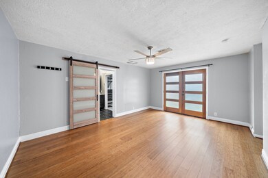 6410 Fairwood Dr, Houston, TX 77088 - photo 5