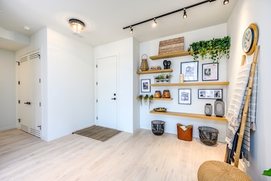 2135 W Cermak Rd unit 2S, Chicago, IL 60608 - photo 5