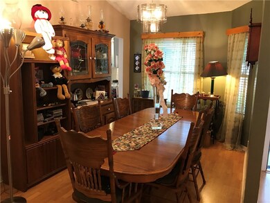 Got formal dining room? Double window for that nat