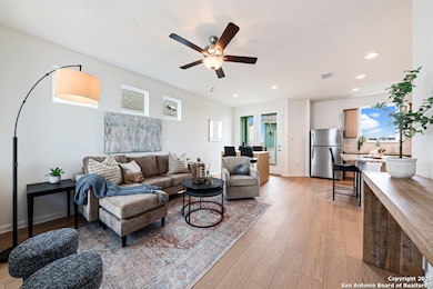 2107 Hofstaat unit 38, New Braunfels, TX 78130 - photo 4