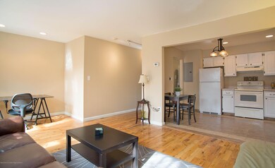 _RMJ3724 family room