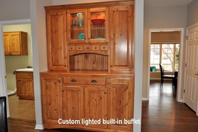 Kitchen Eat-in Builtin
