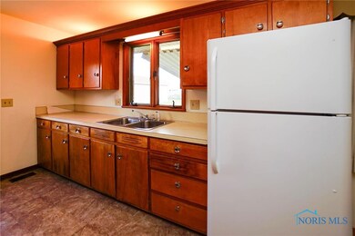 819 Selby St, Findlay, OH 45840 - photo 4