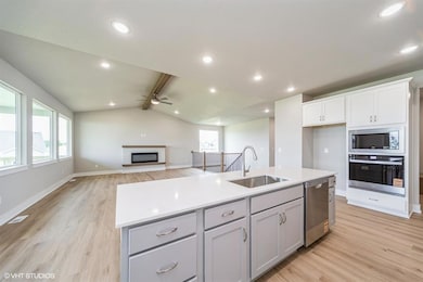 10123 NW 68th Ave, Johnston, IA 50131 - photo 4