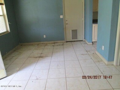 8325 Parr Ct N, Jacksonville, FL 32216 - photo 6