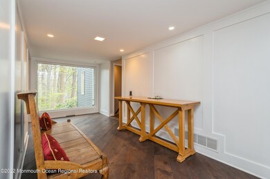 19 W Parkway Place, Holmdel, NJ 07733 - photo 4