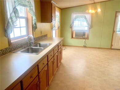 Kitchen with Eat in Dining Area