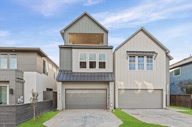 813 Lawrence St, Houston, TX 77007 - photo 2