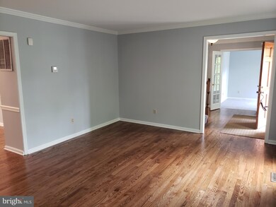 2912 Cheverly Oak Ct, Cheverly, MD 20785 - photo 3