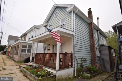 29 1/2 E Ridge St, Lansford, PA 18232 - photo 3