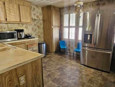 5505 W Tulare Ave unit 101, Visalia, CA 93277 - photo 4