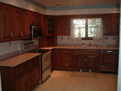 Kitchen. CORIAN TOPS ALL APPLIACES