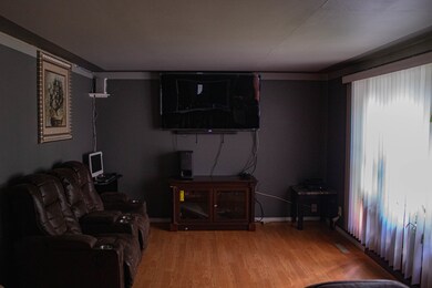 101 Siesta Rd, Carpentersville, IL 60110 - photo 5