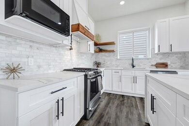 2104 Bringhurst St, Houston, TX 77026 - photo 6