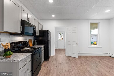 512 N Railroad St, Palmyra, PA 17078 - photo 5