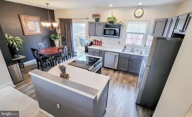 96 Victoria Square, Frederick, MD 21702 - photo 3