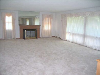 Living Room, Lots of windows