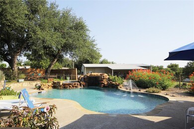 181 La Costa Cir, Weatherford, TX 76088 - photo 2