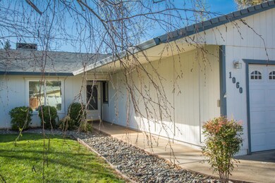 Front Walkway/Entry