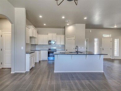 2470 Secretariat Pass, Guthrie, OK 73044 - photo 6