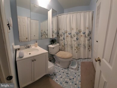 6710 Hilltop Dr unit REDWOOD, Brookhaven, PA 19015 - photo 4