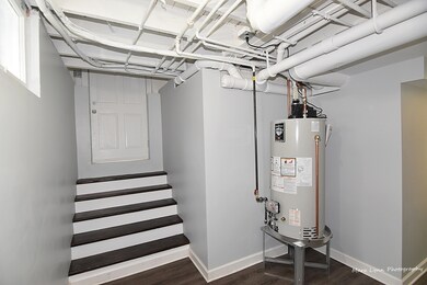 811 W Downer Place, Aurora, IL 60506 - photo 7