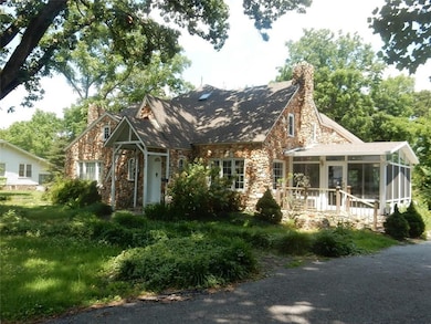 806 NW A St, Bentonville, AR 72712 - photo 3