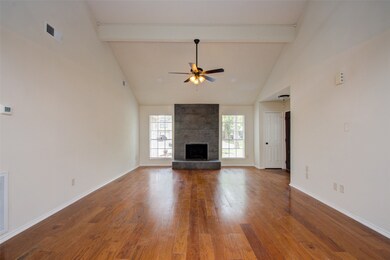 31 S Drifting Leaf Ct, Spring, TX 77380 - photo 7