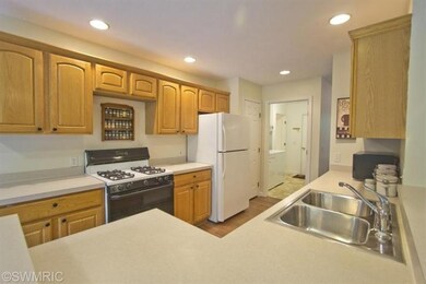 18 Rivertop Dr unit 23, Lowell, MI 49331 - photo 7