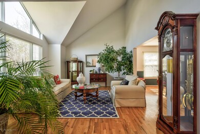 004_Living Room