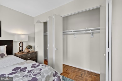 Town Square Towers unit 716, Washington, DC 20024 - photo 6