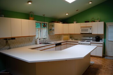 13 Karyn Terrace E, Middletown, NJ 07748 - photo 3