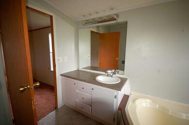 MASTER BATH 2