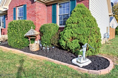 208 Aulbern Dr E, Mount Washington, KY 40047 - photo 2