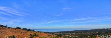 180 degree views from both levels of the home, yar
