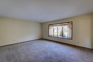 626 Heather Ct, Griffith, IN 46319 - photo 6