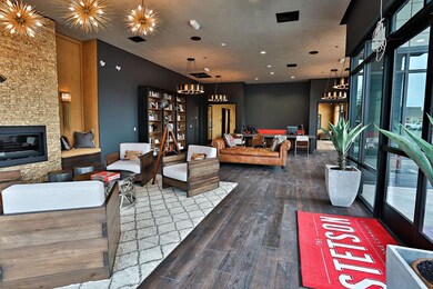 Stetson Leasing Office Lounge
