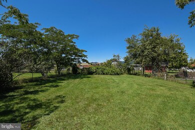 306 Maple Ave, Moorefield, WV 26836 - photo 6