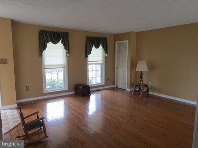 17326 Tamarack Dr, Williamsport, MD 21795 - photo 6