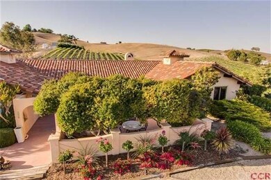 Beautiful Spanish Style Home w/ Courtyard